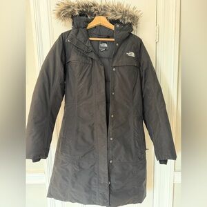 North Face women’s long hooded parka - size medium- black